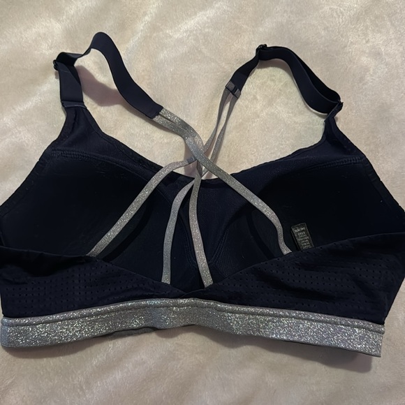 VS sports bra - Picture 3 of 4